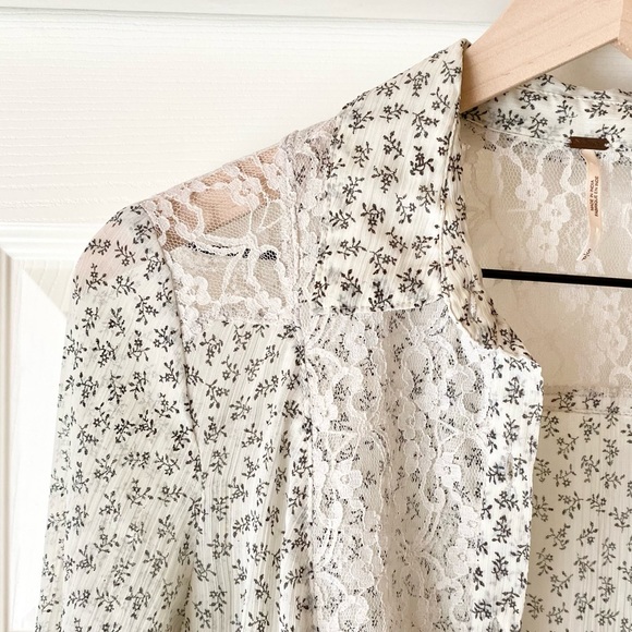 Free People Top Sheer blouse Floral and Lace - Picture 3 of 7